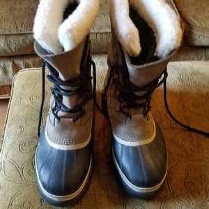 Women's Sorel Caribou Winter Boots Size 12M